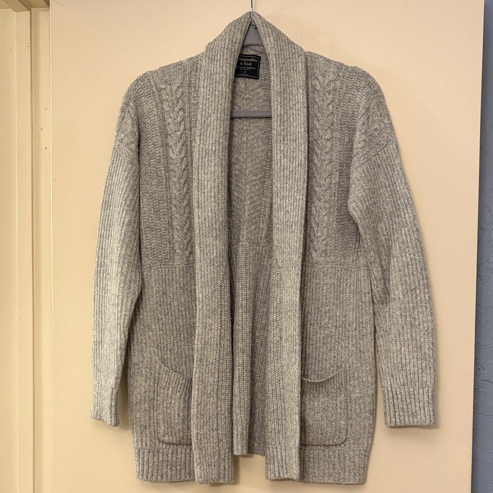Abercrombie‎ & Fitch Women’s Light Gray Oversized Open Front Cardigan,small